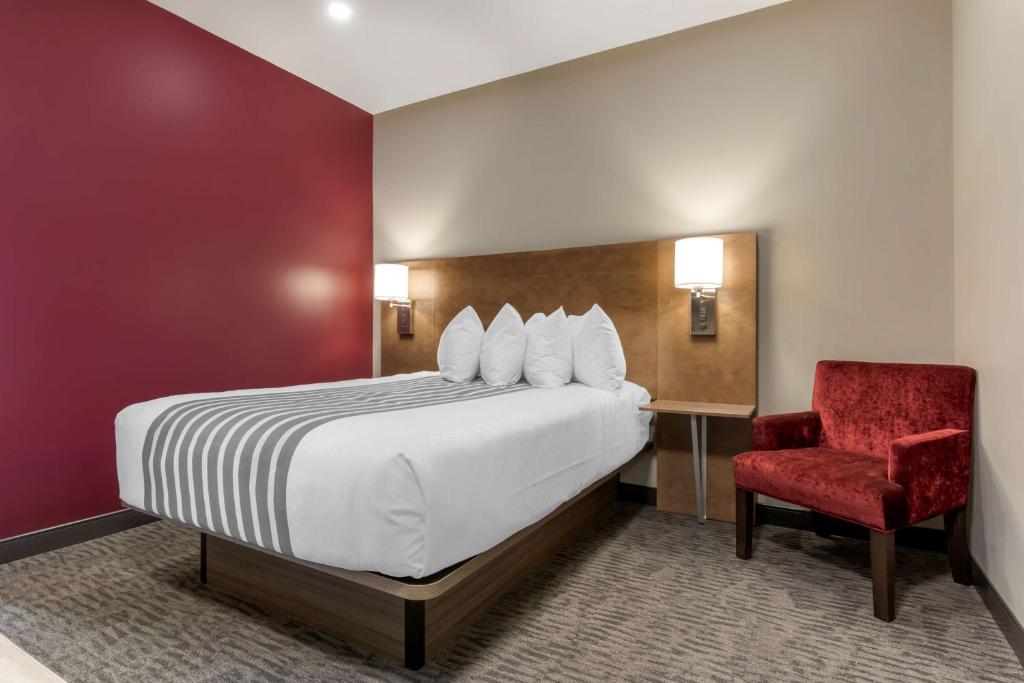 Postel nebo postele na pokoji v ubytování Best Western Plus Dauphin
