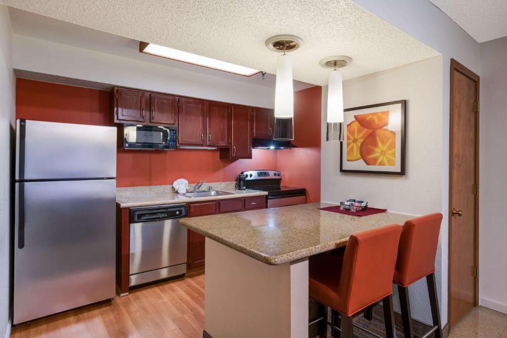 SenS Suites Livermore; SureStay Collection by Best Western photo
