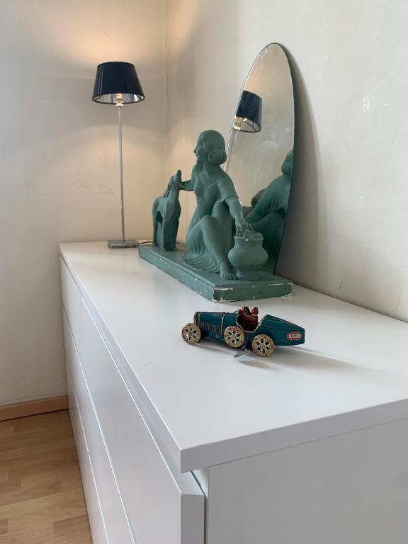 Zdjęcie z galerii obiektu Biarritz centre, près Avenue de Verdun, cosy Apt 2 pieces , salon , chambre séparé, rue très calme à 10 minutes à pied de la grande plage w Biarritz