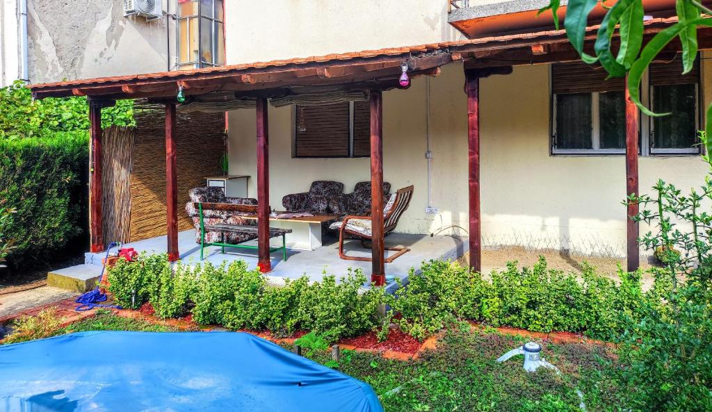 Aed väljaspool majutusasutust Panonka apartman