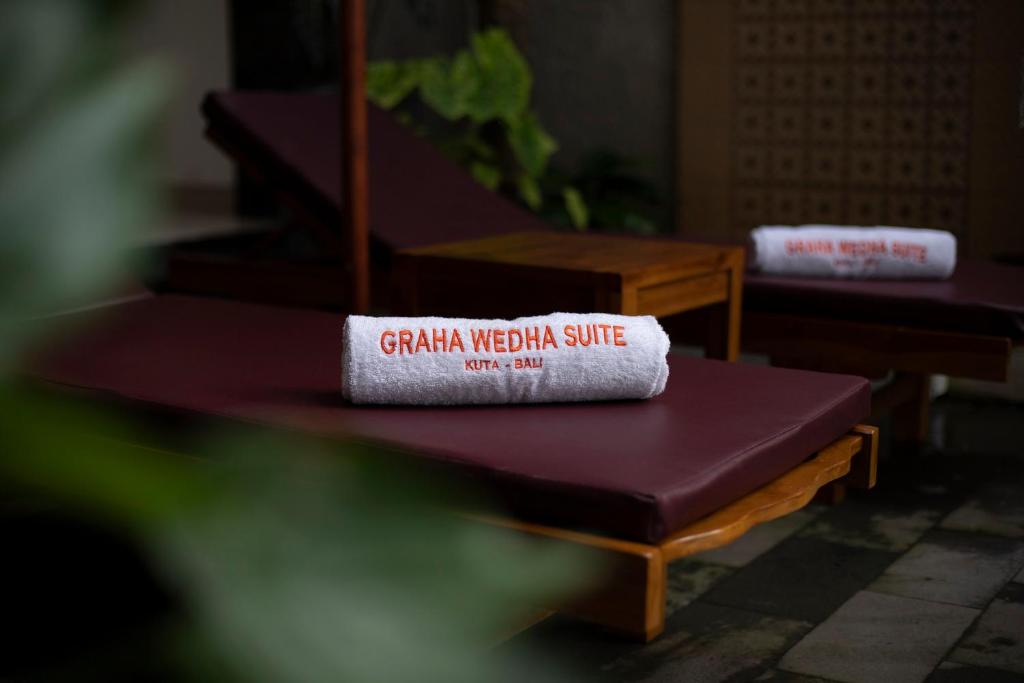 Fotografie z fotogalerie ubytování Graha Wedha Suite Kuta by kamara v Kutě