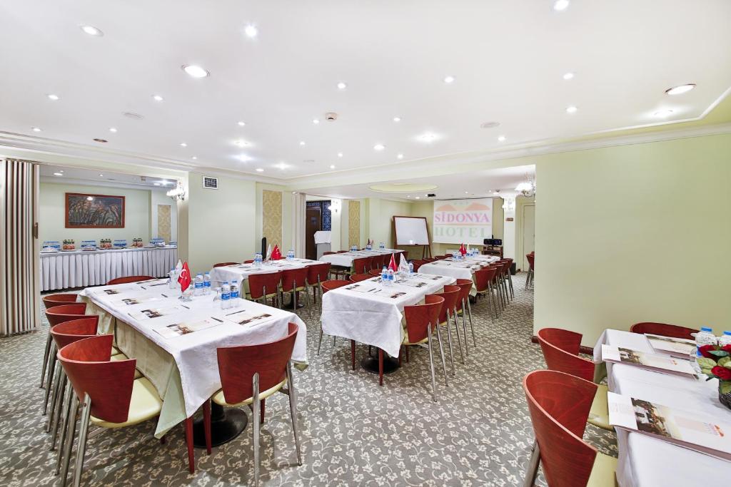 Restaurace v ubytování Sidonya Hotel