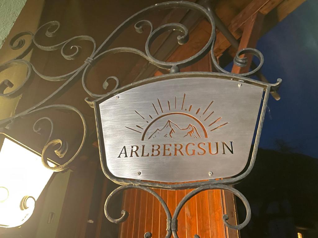 Certifikát, hodnocení, plakát nebo jiný dokument vystavený v ubytování Arlbergsun