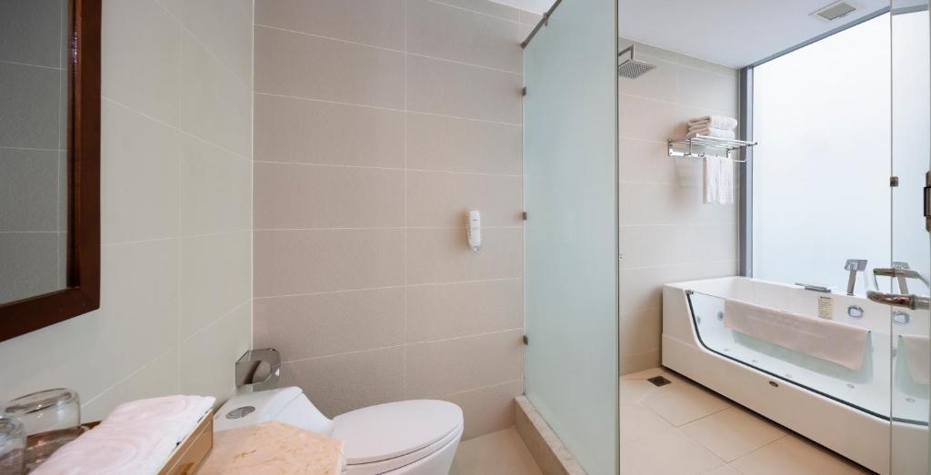 Suite Gia Đình 2 Người Nhìn Ra Thành Phố Với Trà Chiều Hằng Ngày