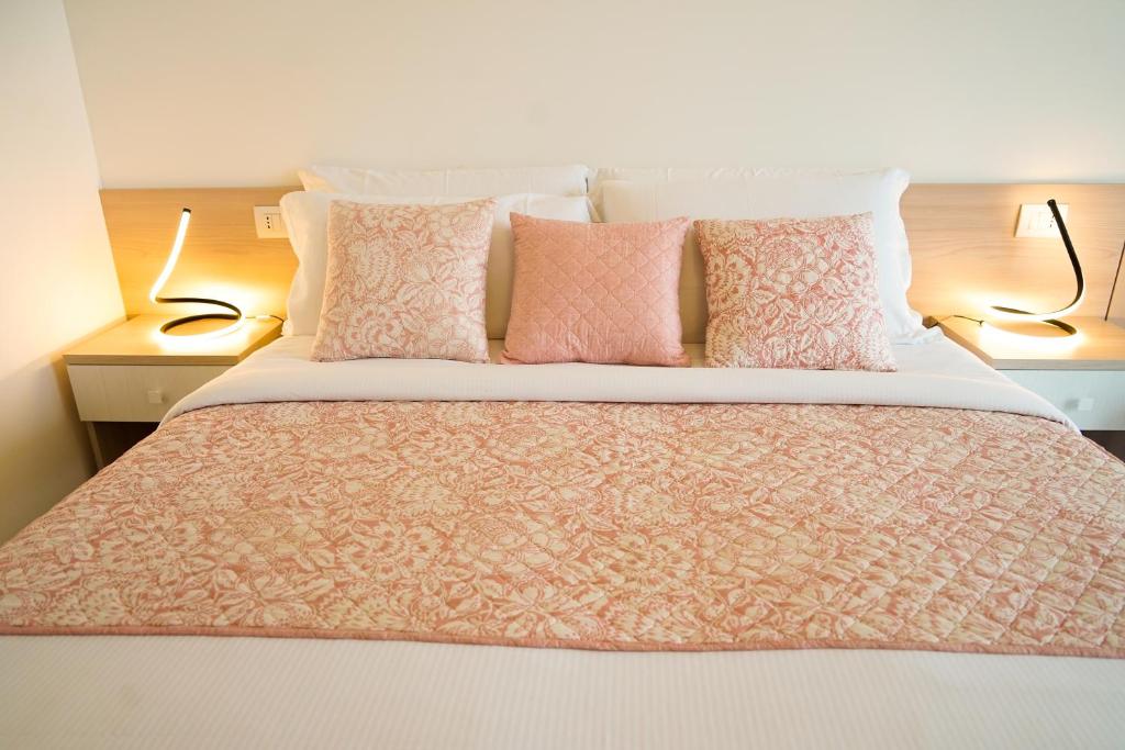 A bed or beds in a room at Agriturismo La dimora dei Re