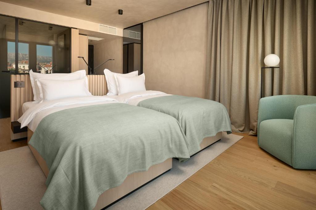 Hotel Ambasador - 12