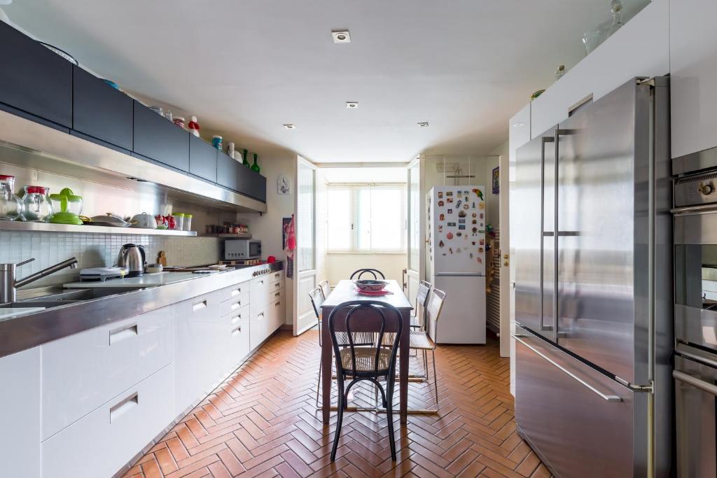 A kitchen or kitchenette at Residenza Capano Charming House by Napoliapartments