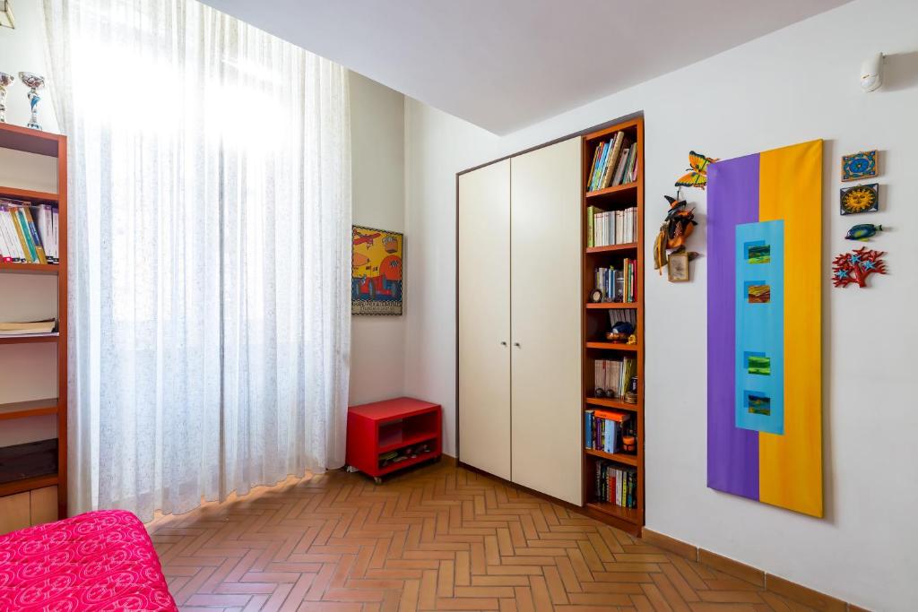 The library in Az apartmant