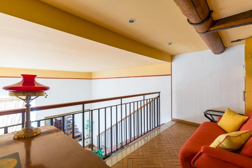 A seating area at Residenza Capano Charming House by Napoliapartments