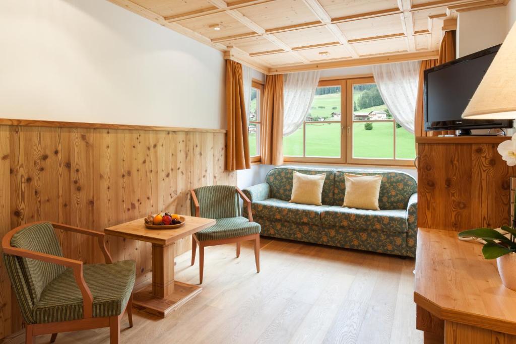 Posezení v ubytování Hotel Chalet Tianes - Alpine Relax