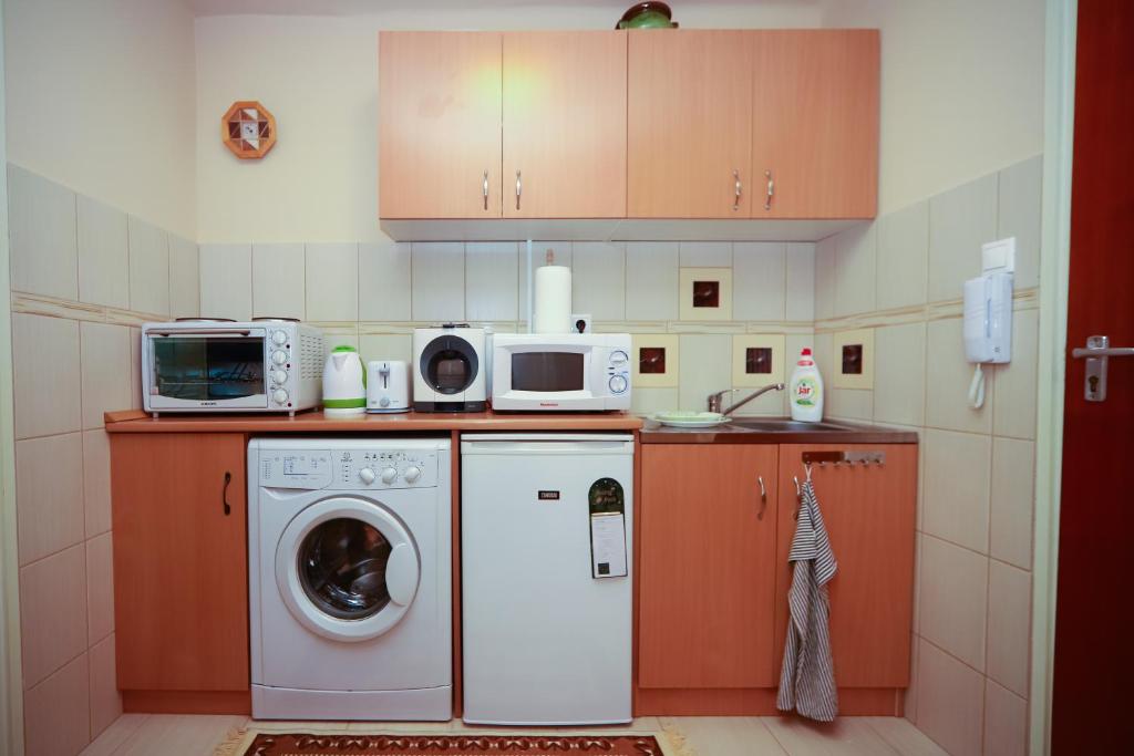 Kuchnia lub aneks kuchenny w obiekcie Mamma Mia Apartmanok