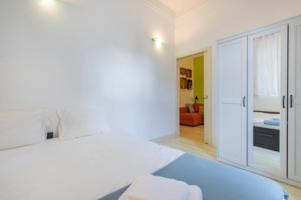 Fotografie z fotogalerie ubytování 3BDR Mouraria Apartment by LovelyStay v Lisabonu