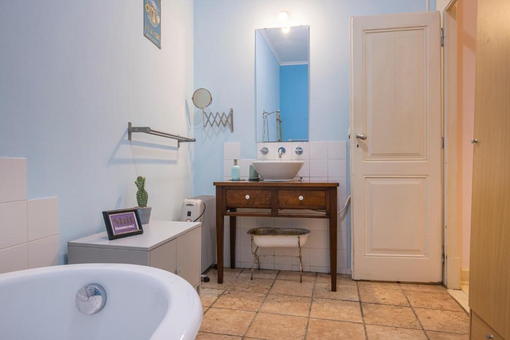 Fotografie z fotogalerie ubytování 3BDR Mouraria Apartment by LovelyStay v Lisabonu