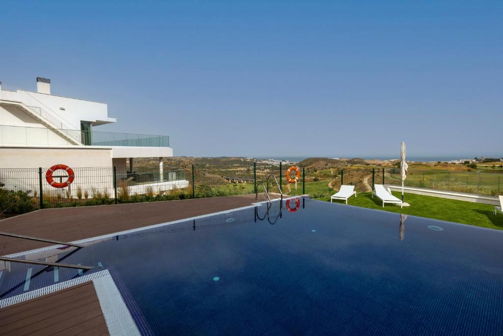 Basen w obiekcie Unbelievable 3 bed Apt in ONE RESIDENCES RDR263 lub w pobliżu