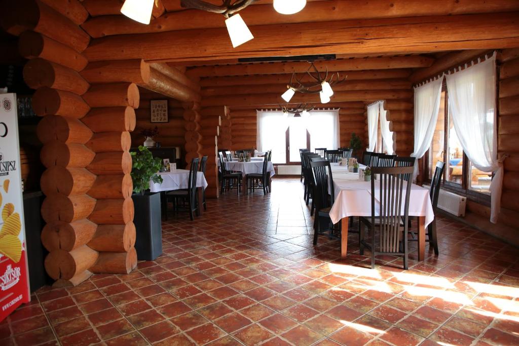 Restaurace v ubytování Székelyföld Fogadó