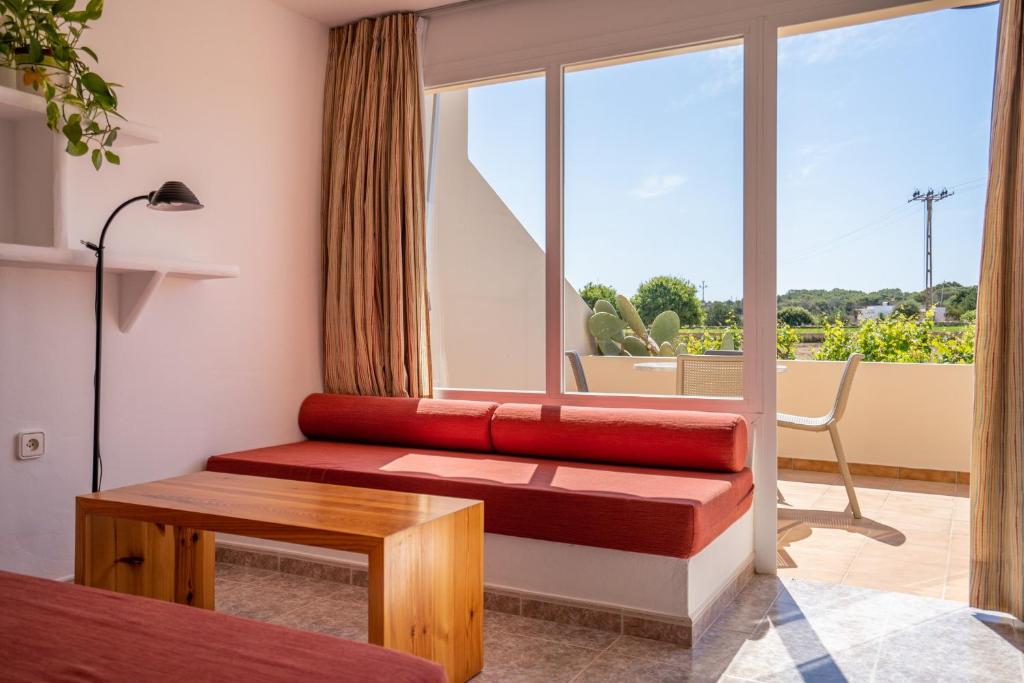 Apartamentos Marcelino - Formentera Break, Es Pujols ...