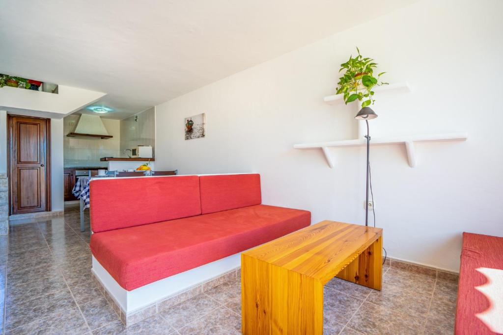 Apartamentos Marcelino - Formentera Break, Es Pujols ...