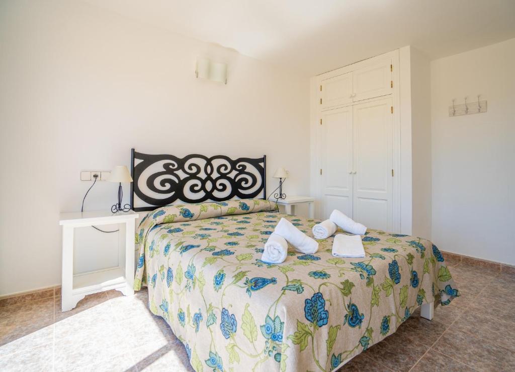 Apartamentos Marcelino - Formentera Break, Es Pujols ...