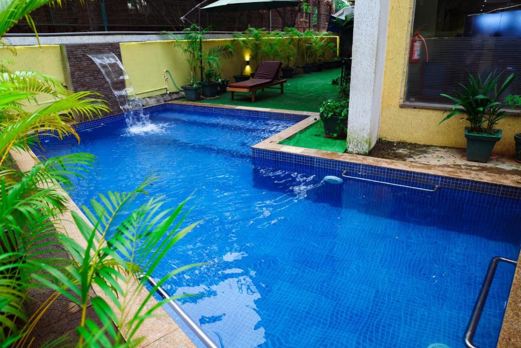 Bazén v ubytování Zip By Spree Hotels Hyde Goa nebo v jeho okolí
