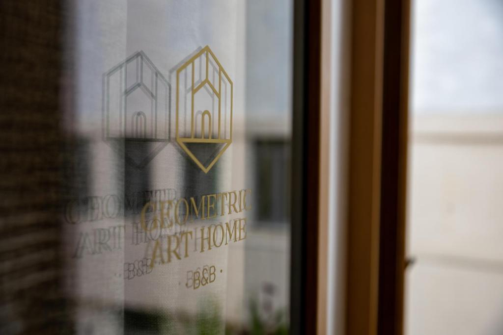 Certifikát, ocenenie alebo iný dokument vystavený v ubytovaní Geometric Art Home