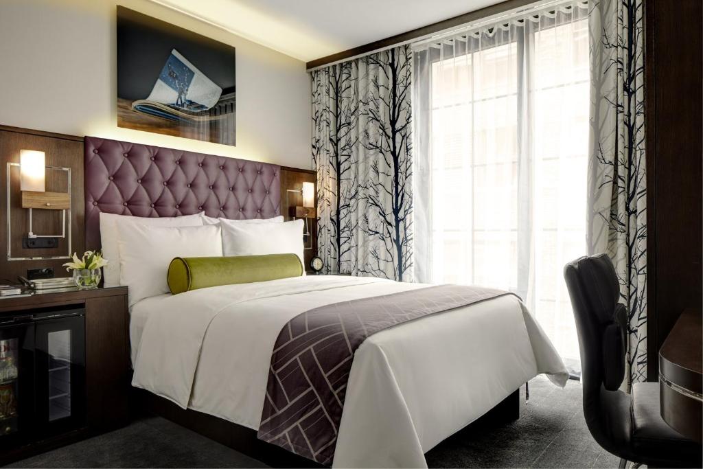 Archer Hotel New York - Classic Queen Guest Room