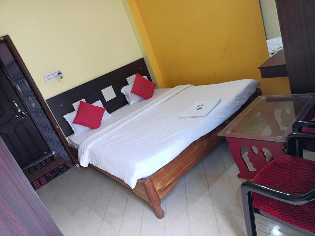 BLUE MOON INTERNATIONAL - Housity