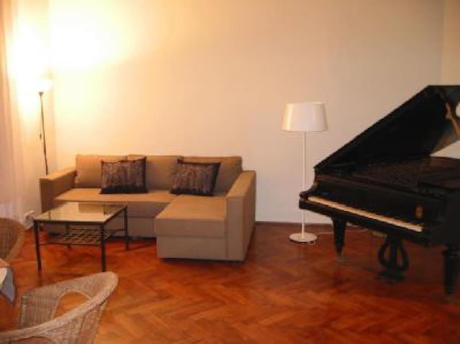 Posedenie v ubytovaní AIRAM Apartment CENTER BUDAPEST 120m2