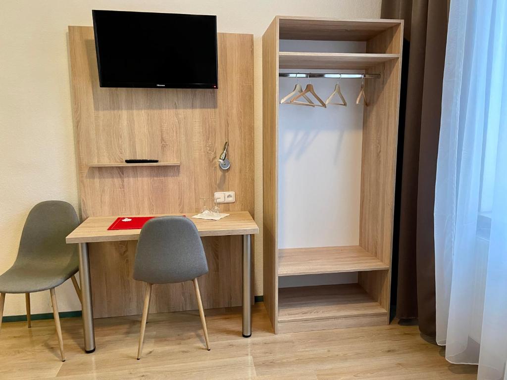 Deutscher Hof - Twin Room