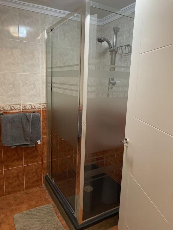 Kúpeľňa v ubytovaní Edificio Verdemar - Stunning 1 bed apartment with pool & sea views