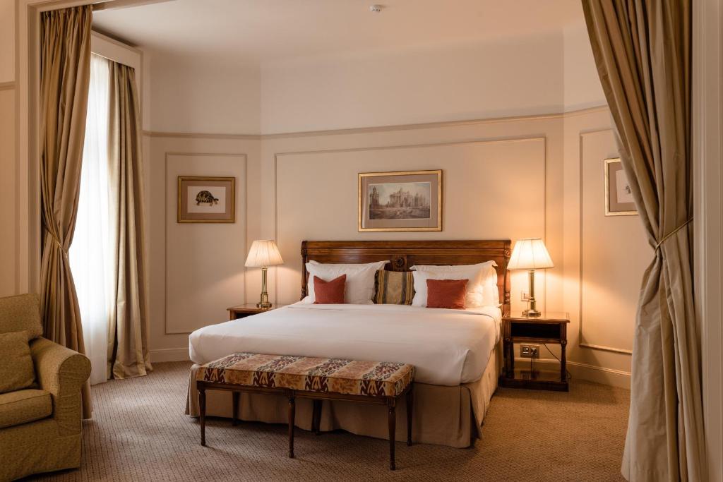 Postel nebo postele na pokoji v ubytování Hotel Le Plaza Brussels