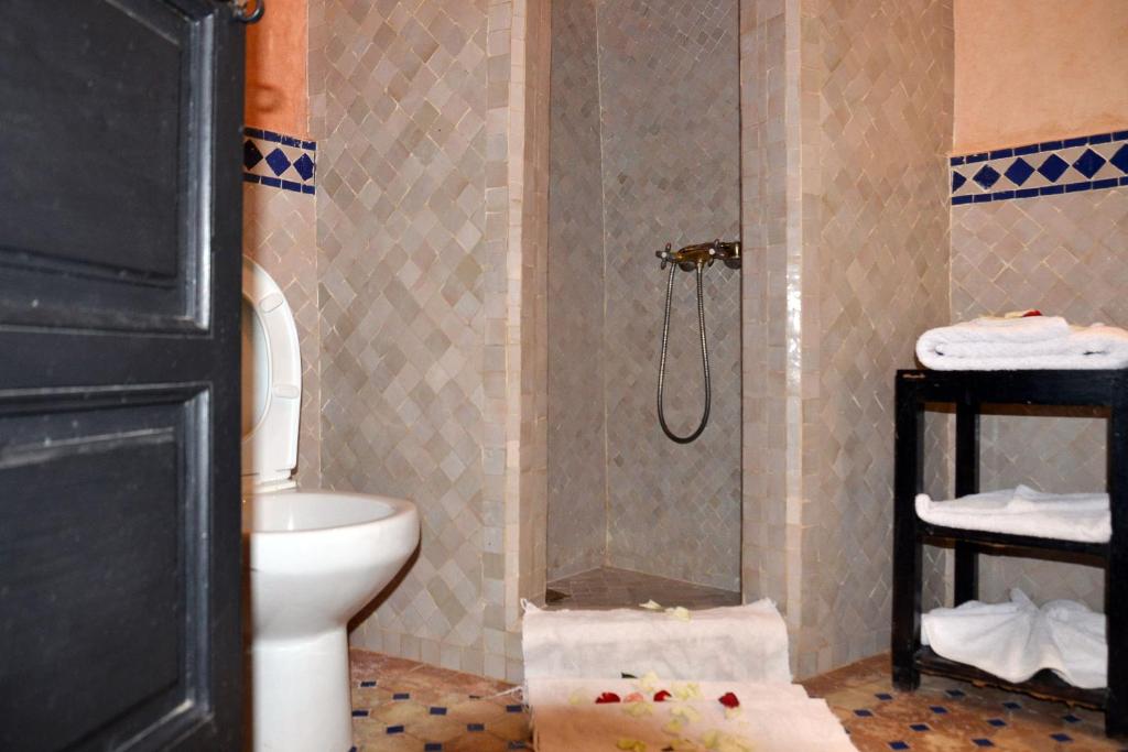 Koupelna v ubytování Riad Dar La Rose