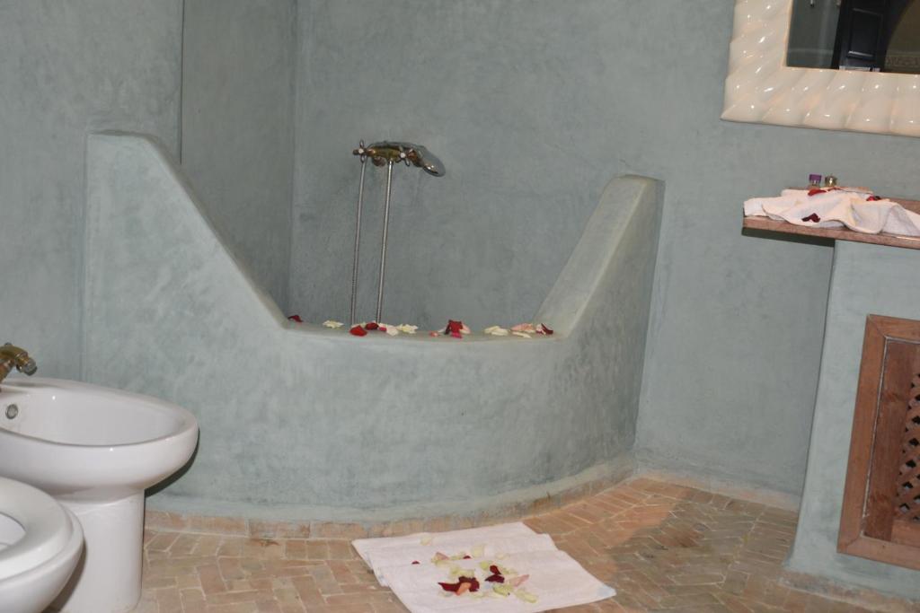 Koupelna v ubytování Riad Dar La Rose