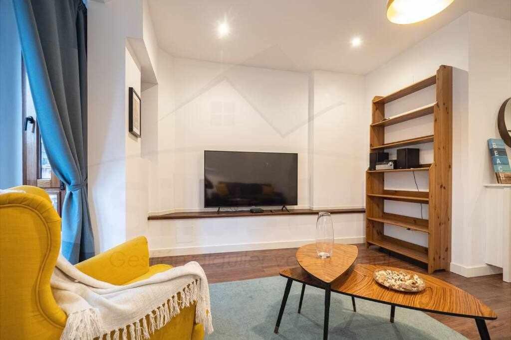TV a/nebo společenská místnost v ubytování Lavaderu Apartamento