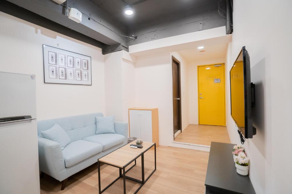 TV a/nebo společenská místnost v ubytování HotelsHere - Ximen
