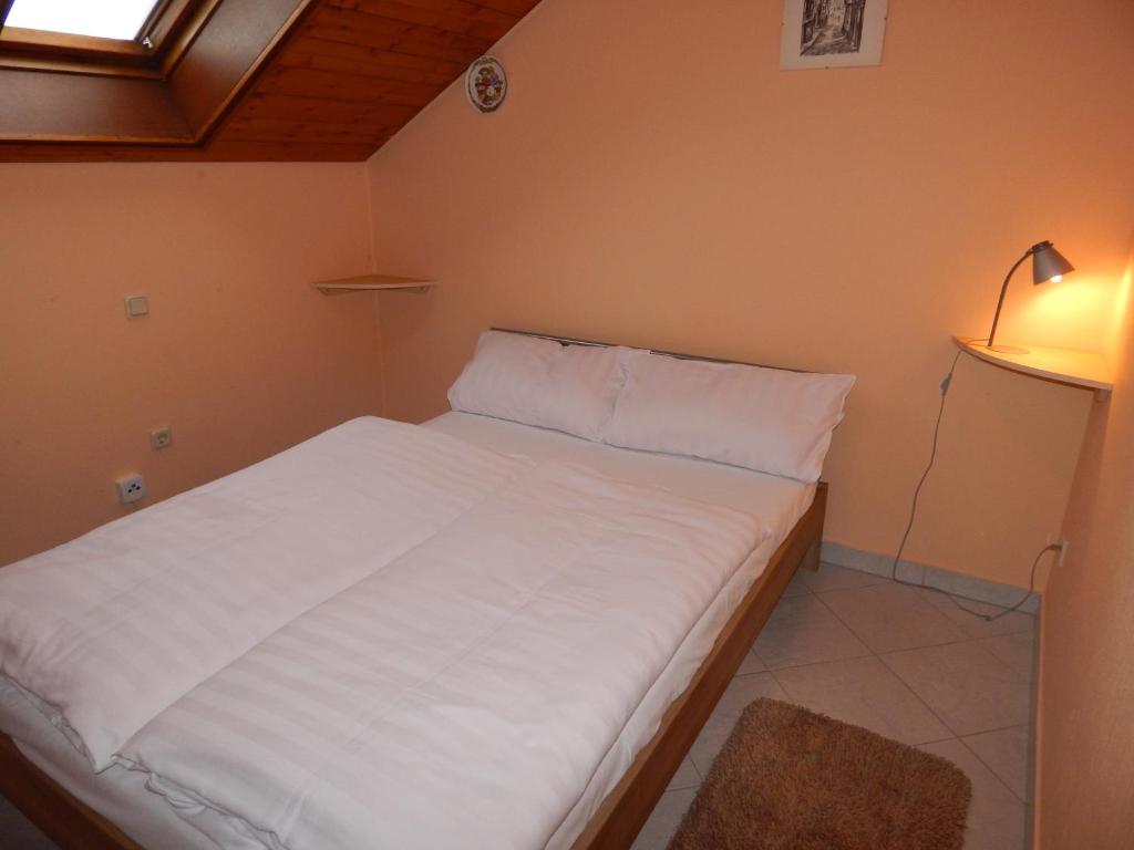Postel nebo postele na pokoji v ubytování Hotel Jägersruh