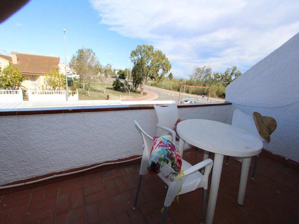 Balkón alebo terasa v ubytovaní Perfecto apartamento cerca del mar, ¡Mascotas bienvenidas! WiFi gratis, aire acondicionado opcional - ES-184-41