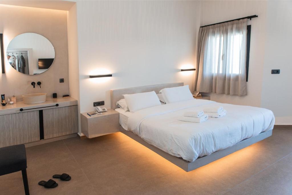 North Wind Luxury Suites - 15