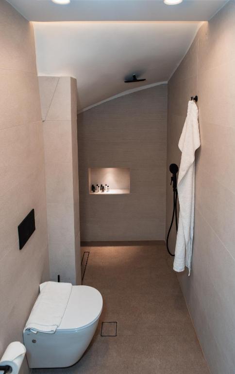 North Wind Luxury Suites - 14