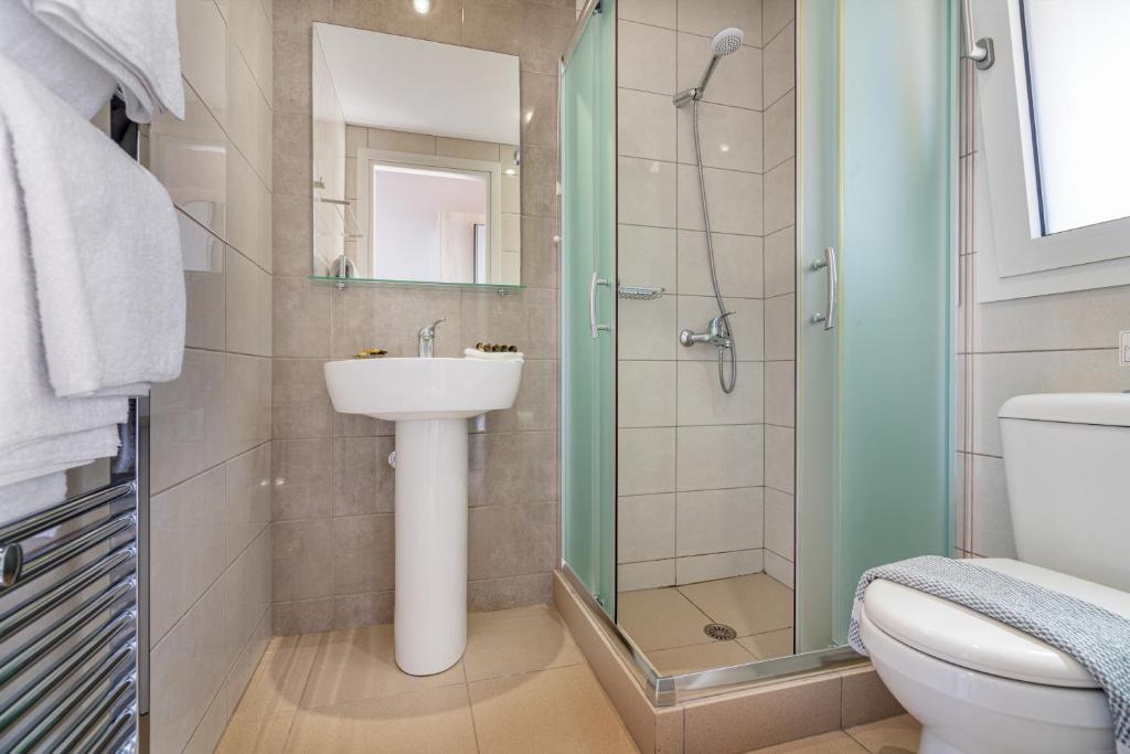 Koupelna v ubytování Pelagia Aphrodite Hotel