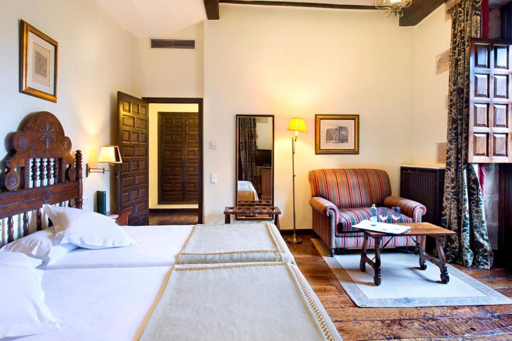 Cama o camas de una habitación en Parador de Santillana Gil Blas