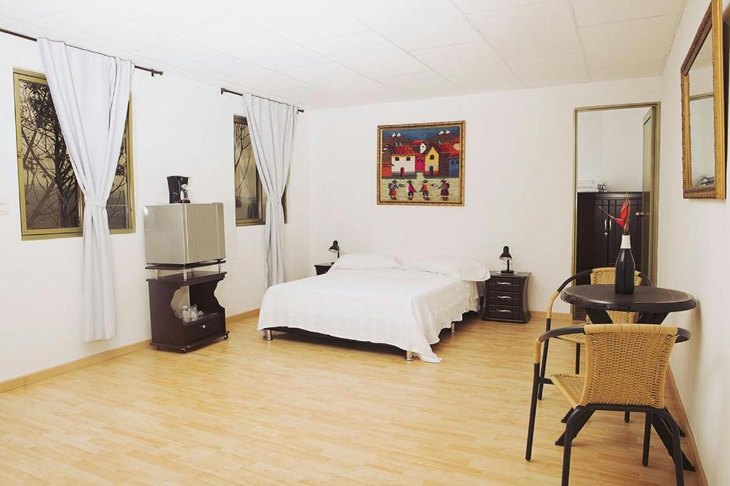 Palestina Ecohotel - Deluxe Tweepersoons- Of Twinkamer Met Uitzicht Op De Bergen