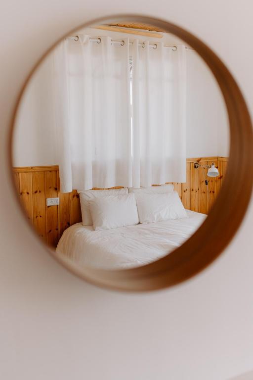 Letto o letti in una camera di Tobiana Desert Lodging Negev