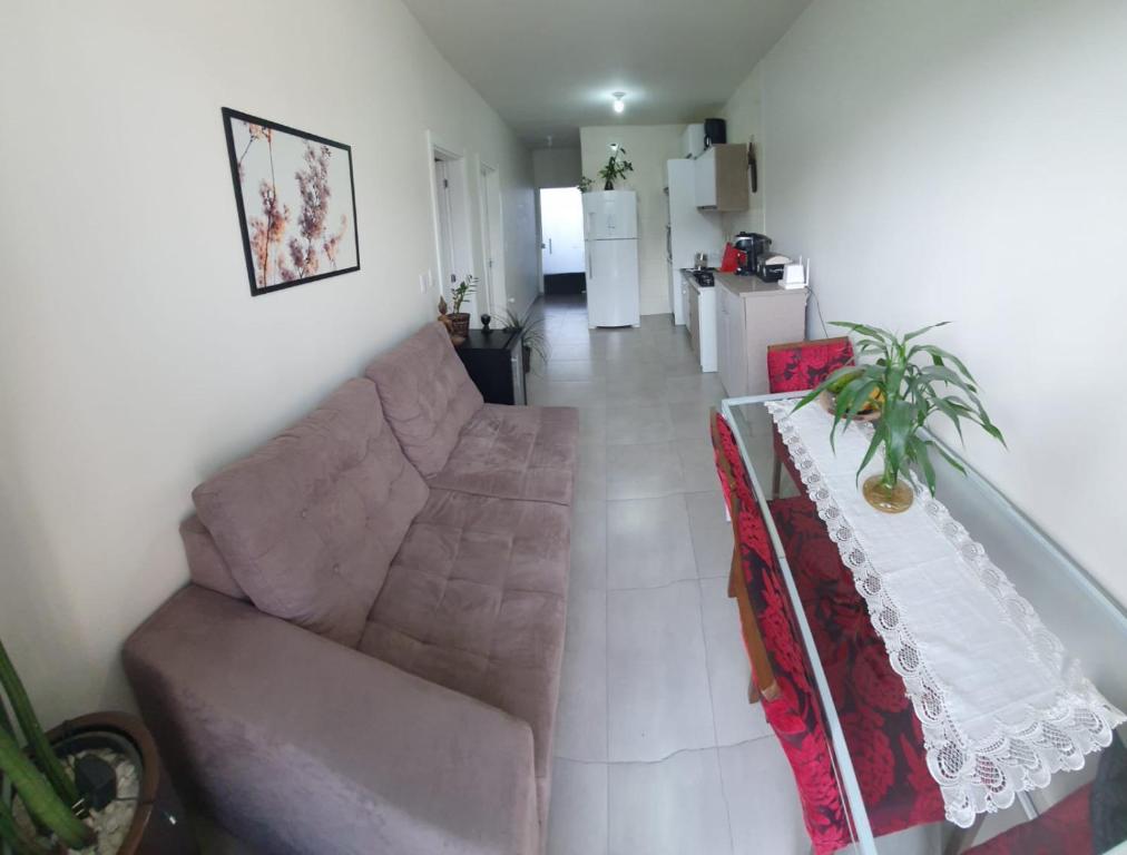 Χώρος καθιστικού στο Casa nova 2 quartos 1 garagem Morretes