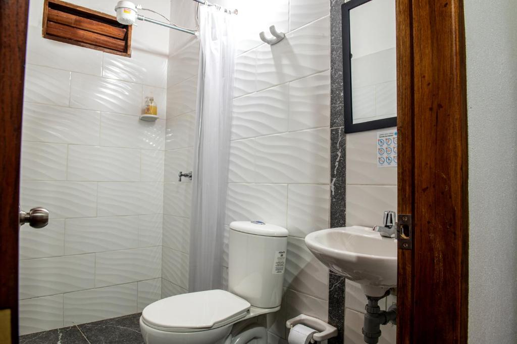 Koupelna v ubytování CAFE RACER HOSTEL