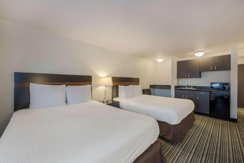 Postel nebo postele na pokoji v ubytování Best Western Alderwood