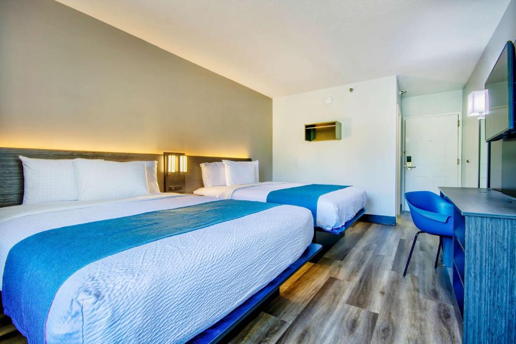 Postel nebo postele na pokoji v ubytování Motel 6 Jeffersonville, IN