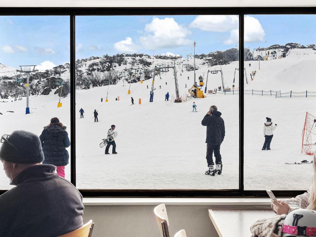 Гости Perisher Manor Hotel