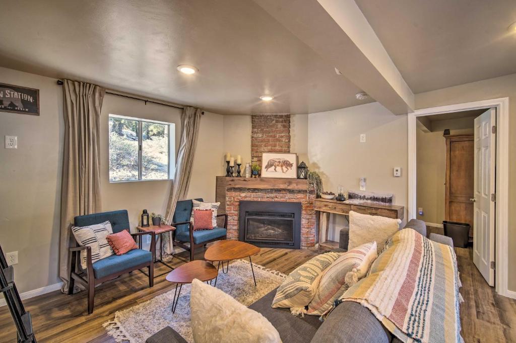 Cozy Green Valley Lake Cabin Less Than 1 Mi to Lake!, Green Valley Lake