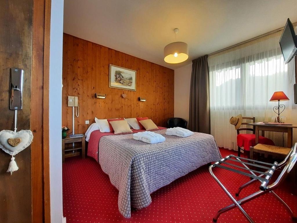 Hôtel Les Triolets - Double Room Facing South