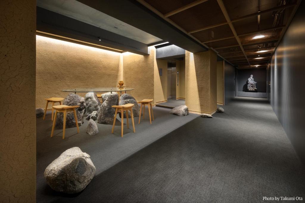 Posezení v ubytování MIROKU NARA by THE SHARE HOTELS